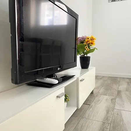 Relax Apartaments 1Min Metro-3